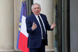 法国总理贝鲁 （图：AFP）