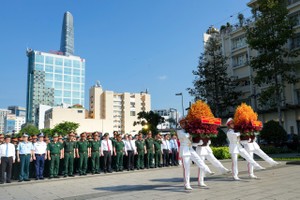 国家科学研讨会指委会上香缅怀胡志明主席
