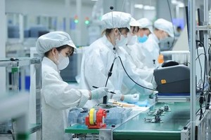 韩国全资电子公司生产线。（图：越通社）