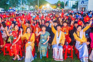 光正学生参加“春禄大捷·隆庆解放”纪念活动