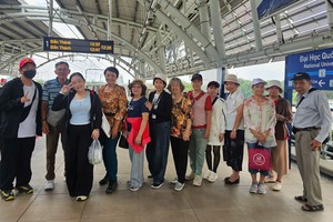 华人艺人举办实地创作