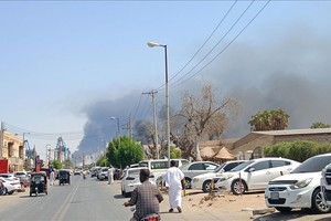 苏丹政府10日说，苏丹北科尔多凡州首府欧拜伊德市当天遭无人机袭击，造成20名囚犯死亡。（图：互联网）