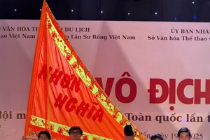 仁义堂在全国强队龙狮锦标赛夺得多面金盃