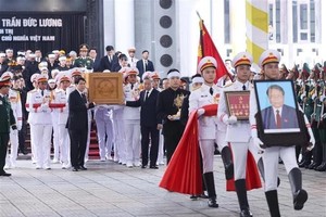 原越南国家主席陈德良追悼会隆重举行。（图：越通社）