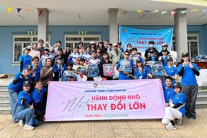 顺捷旅行社关爱贫困户