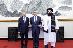 中阿巴三方外长会晤。（图：中国外交部）