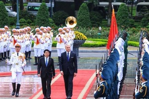 国家主席梁强主持仪式 欢迎立陶宛总统对越南进行正式访问