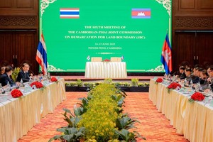 6月14日，柬埔寨与泰国官员出席在金边举行的陆地边界划定联合委员会第六次会议。 （图：AFP）