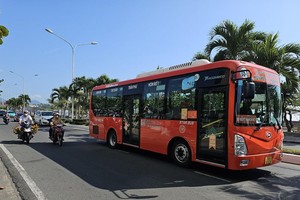 在庆和省芽庄市运营的巴士线。