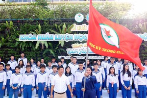 “军事学期”吸引数百青少年体验