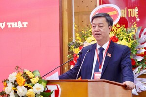 《事实-国家政治出版社》党委书记、社长兼总编辑武仲林在会上致辞。（图：M.Chi）