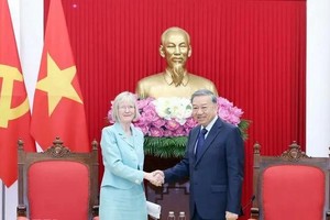 党中央总书记苏林接见澳大利亚驻越南大使吉莉安‧伯德。