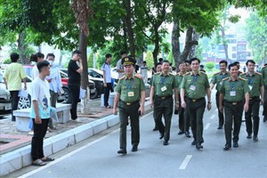 公安部副部长检查评价考试筹办工作