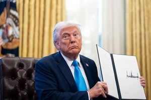 特朗普宣布将自8月1日起对从欧盟、墨西哥进口的商品分别征收30%关税。（图：互联网）