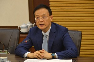 广西壮族自治区外事办主任、中国广西壮族自治区人民对外友好协会会长魏然.。（图：胡志明博物馆）