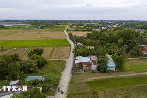 胡志明市-沐牌高速公路项目将启动迁移基础设施和清拆炸弹地雷发包，预计于8月19日举行。（图：越通社）