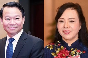 农业与环境部党委书记兼部长杜德维（左）和卫生部原部长阮氏金进。（图：VOV）