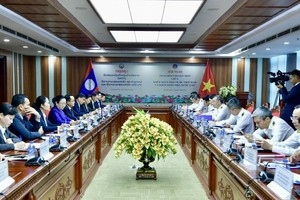 双方会面现场。