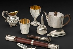 古董银器总成交价为估价两倍