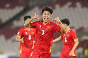 李德庆祝进球。（图源：互联网）