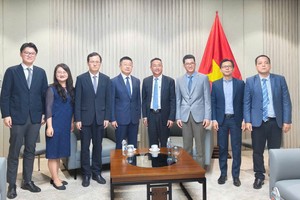 中国驻本市总领事拜会市外务厅