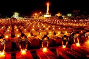 7月27日，荣军烈士节是我国全民族低头缅怀阵亡英雄烈士、向为祖国捐躯的烈士表达深切谢意的日子。