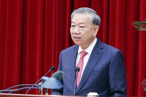 越南共产党第十三届中央委员会第十三次全体会议闭幕