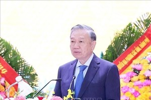 党中央总书记、中央军委书记苏林在活动上发表讲话。（图：越通社)