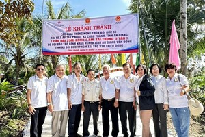 培德精舍18号农村新桥在安江省落成。