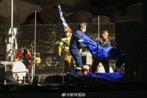 希腊南部海域一移民船失控致18人死亡