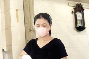 华人记和老字号粉面店设有扫码付款选择。