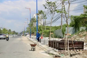 Một đoạn đường Lương Định Của đang được thi công