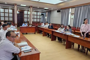 Quang cảnh buổi làm việc, sáng 17-10. Ảnh: ĐỖ TRÀ GIANG