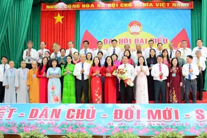 BCH Ủy ban MTTQ Việt Nam phường Tam Long (TPHCM) khóa I, nhiệm kỳ 2025 - 2030 ra mắt tại đại hội.