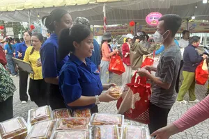 Phiên chợ Xuân 0 đồng mang tết ấm đến người dân khó khăn ở xã Nghĩa Thành