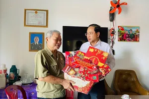 Phường Phước Thắng: Thăm, tặng quà các gia đình chính sách