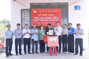 Xã Nghĩa Thành: Bàn giao Nhà đại đoàn kết cho hộ khó khăn về nhà ở