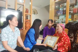 Phường Phước Thắng chúc Tết đảng viên lão thành