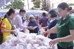 "Phiên chợ 0 đồng" trao gửi yêu thương, gắn kết cộng đồng