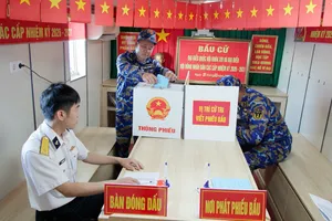 Những lá phiếu đầu tiên đến thềm lục địa phía Nam