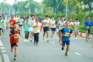 Ngày chạy Olympic tại xã Ngãi Giao diễn ra vào sáng 29-3. Ảnh: TRÚC GIANG