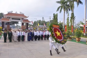 Đoàn lãnh đạo TPHCM viếng Nghĩa trang Liệt sĩ Bà Rịa - Vũng Tàu
