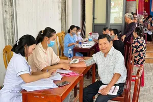 Gần 900 người cao tuổi ở Hồ Tràm được khám bệnh chuyên sâu miễn phí