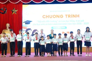 Tiếp sức học sinh khó khăn ở xã Ngãi Giao