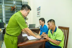 Tạm giữ khẩn cấp hai tài xế xe đầu kéo đánh nhau giữa Quốc lộ 51