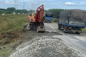 “Vá” đường Thủ Biên - Đất Cuốc