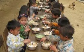 Học sinh các xã biên giới được Nhà nước hỗ trợ bữa ăn trưa