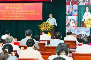 Bảo vệ người đấu tranh chống tham nhũng, lãng phí, tiêu cực