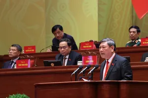 Đồng chí Trần Văn Rón, Phó Chủ nhiệm Thường trực Ủy ban Kiểm tra Trung ương trình bày tham luận. Ảnh: VIẾT CHUNG