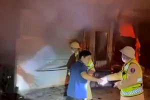 Bộ Công an gửi thư khen Công an tỉnh Nghệ An cứu 11 người dân thoát khỏi đám cháy trong đêm